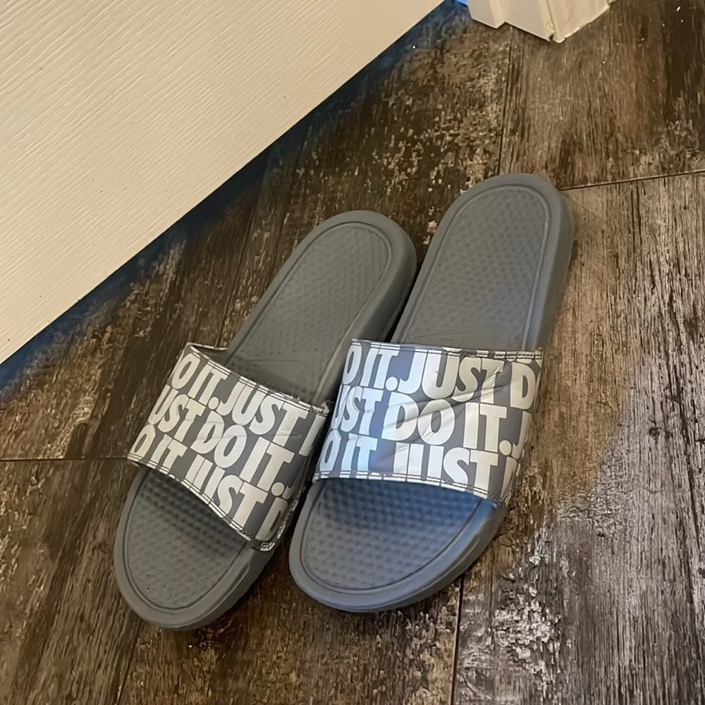 Men’s Gray Nike Slides sz 12 like new